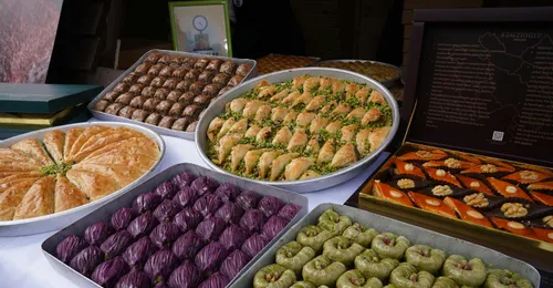 Sindhi Sweet's
